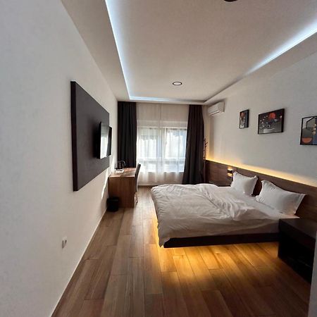 H.T Hotel Belgrado Buitenkant foto