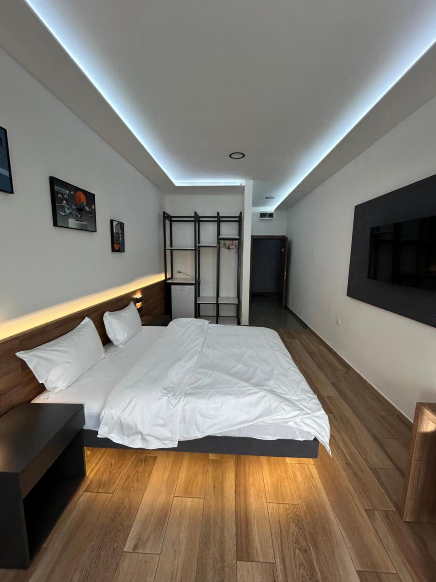 H.T Hotel Belgrado Buitenkant foto