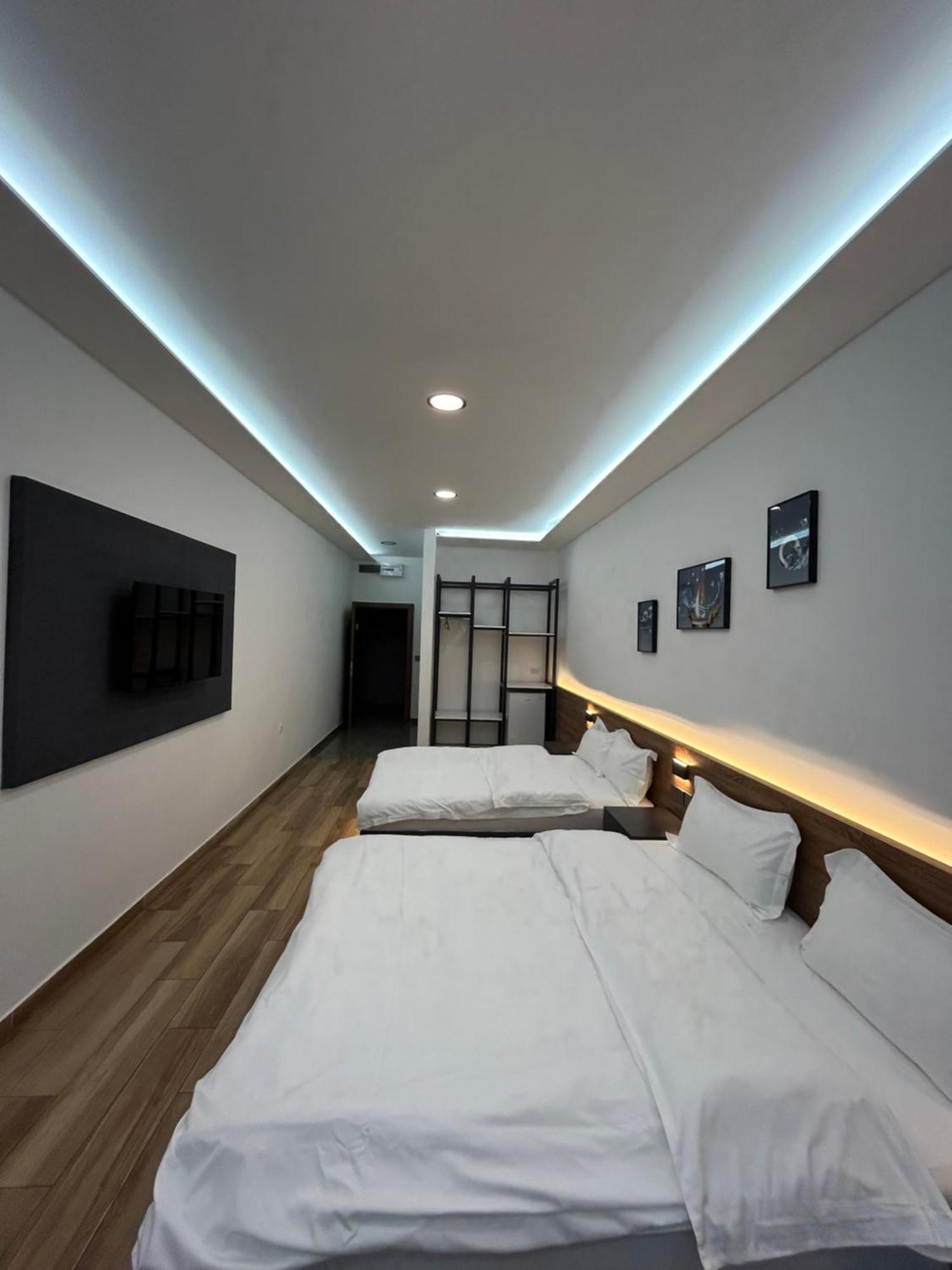 H.T Hotel Belgrado Buitenkant foto